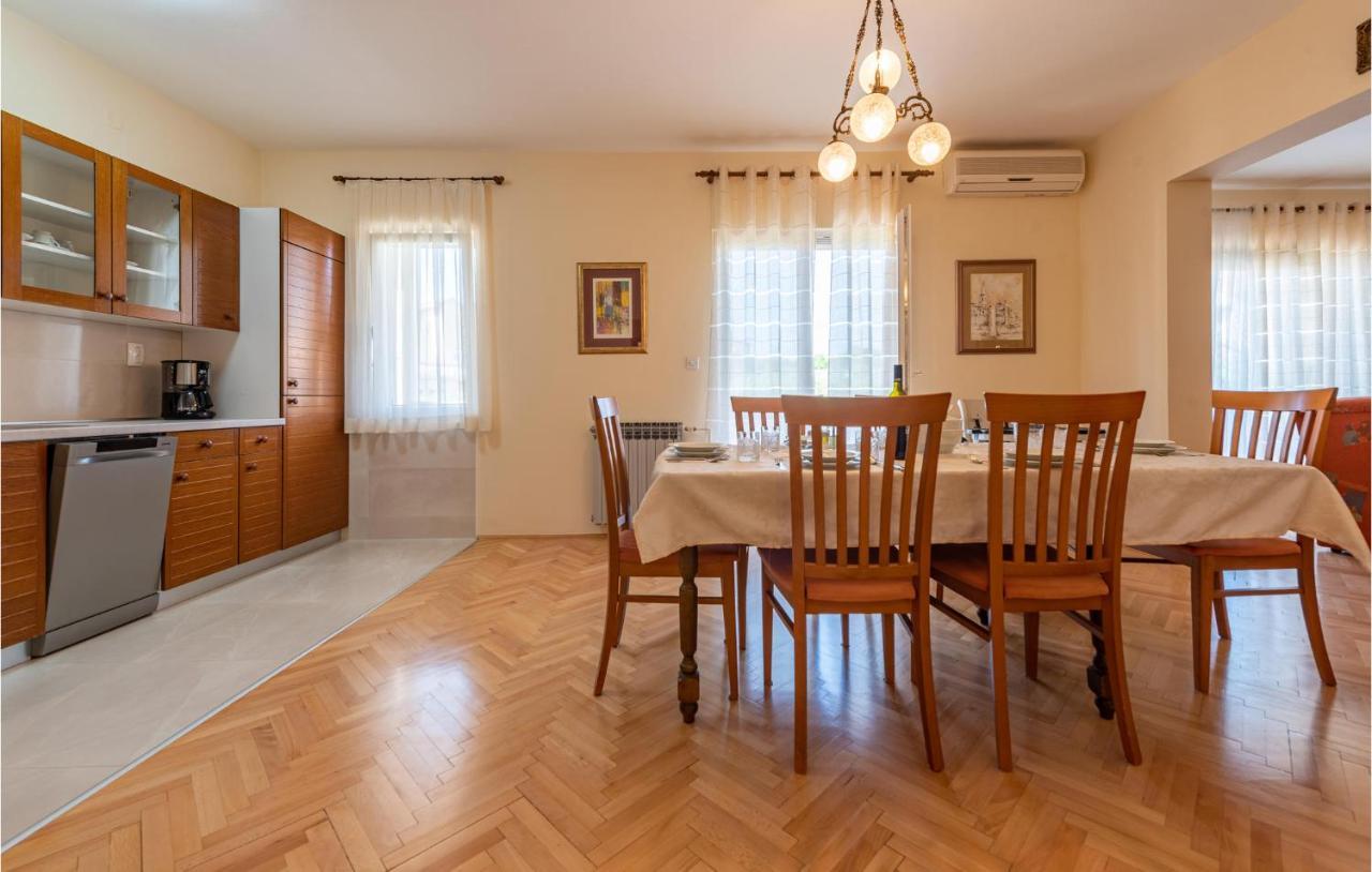 Cozy Apartment In Zadar With Wifi Buitenkant foto